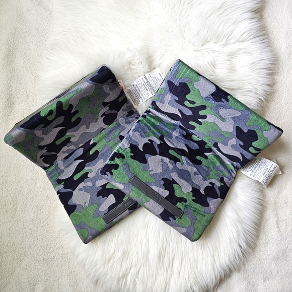 2 iScream Plush Folding Tablet & Laptop Stand with Keyboard Shelf Pillows - Picture 7 of 10